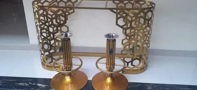 Meja dan Kursi Gold Finishing Meja dan Kursi Gold Finishing